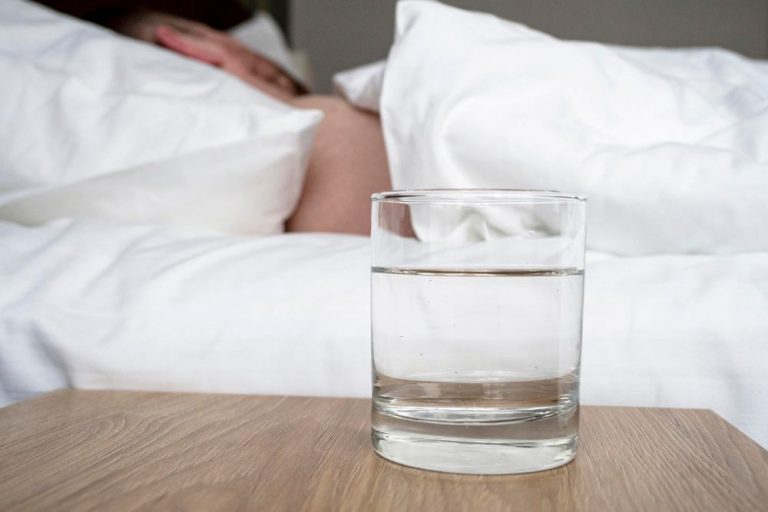 This Is The Best Time To Stop Drinking Water If You Want To Sleep Better